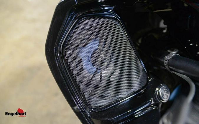 2024 Indian Motorcycle Challenger® Dark Horse® with PowerBand Audio Package