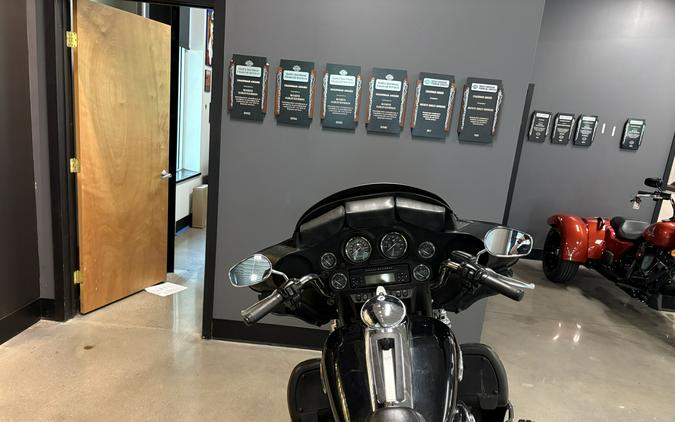 2012 Harley-Davidson® Electra Glide® Ultra Limited Vivid Black