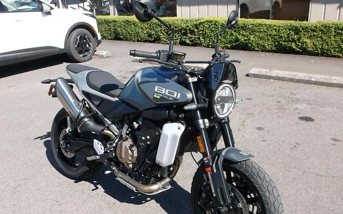2027 Husqvarna® Svartpilen 801 SE