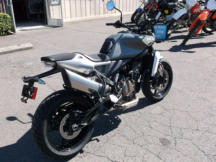 2027 Husqvarna® Svartpilen 801 SE