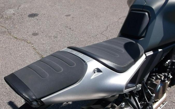 2027 Husqvarna® Svartpilen 801 SE