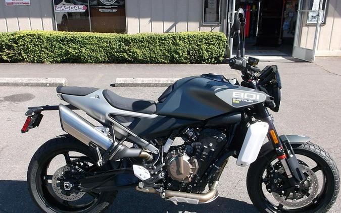 2027 Husqvarna® Svartpilen 801 SE