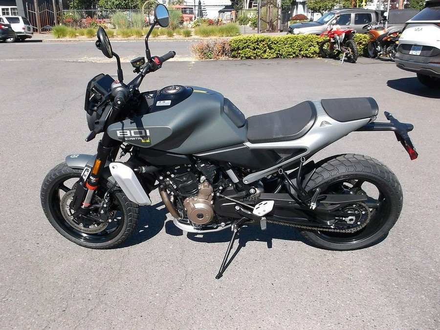 2027 Husqvarna® Svartpilen 801 SE