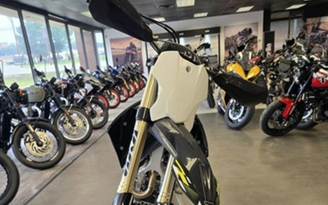 2026 Triumph TF 250-C Jet Black Pure White