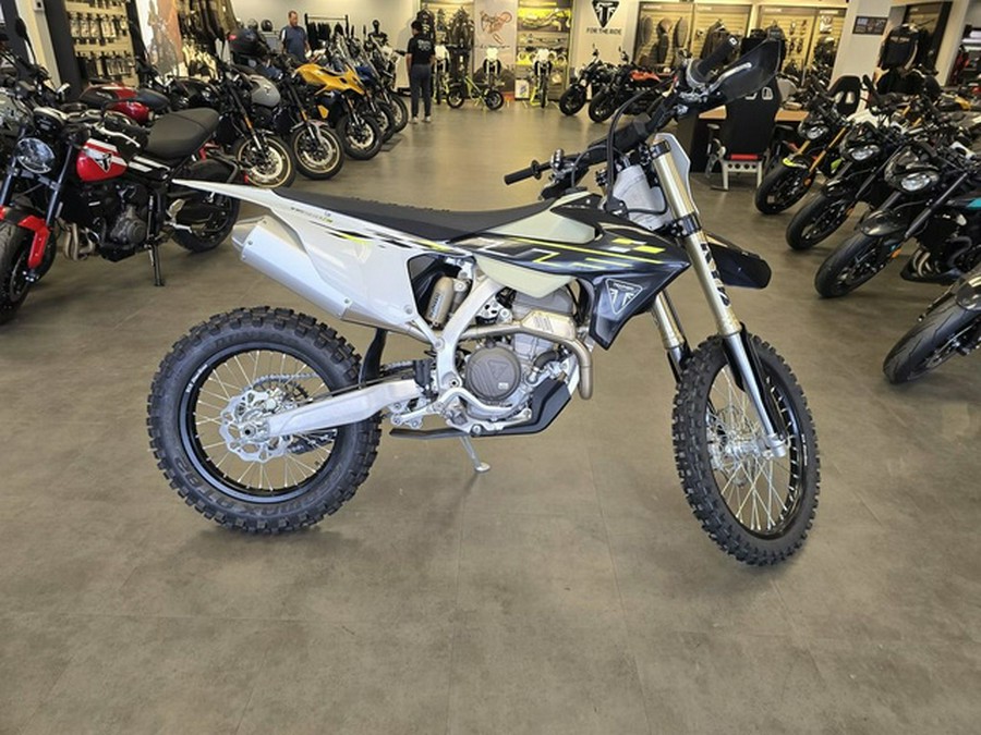 2026 Triumph TF 250-C Jet Black Pure White