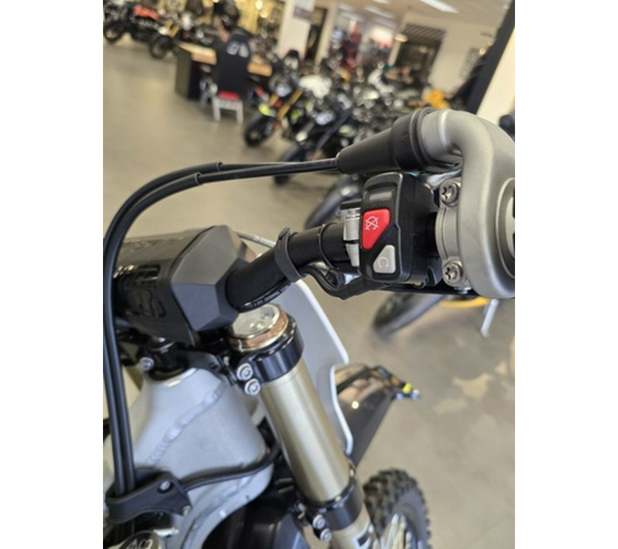 2026 Triumph TF 250-C Jet Black Pure White