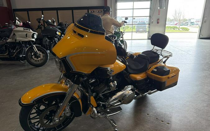 2022 Harley-Davidson® CVO™ Street Glide® FLHXSE