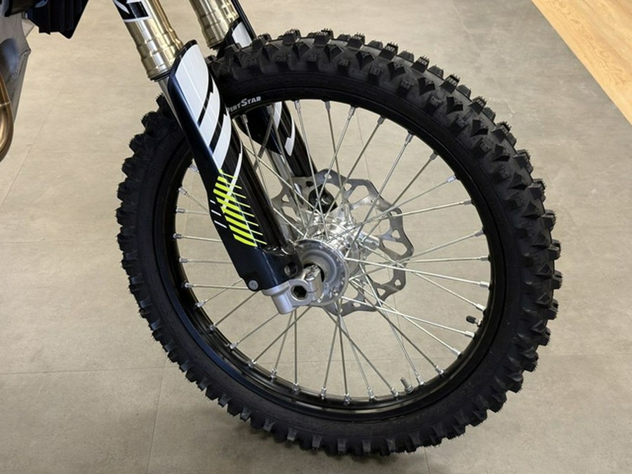 2026 Triumph TF 250-X Jet BlackPure White