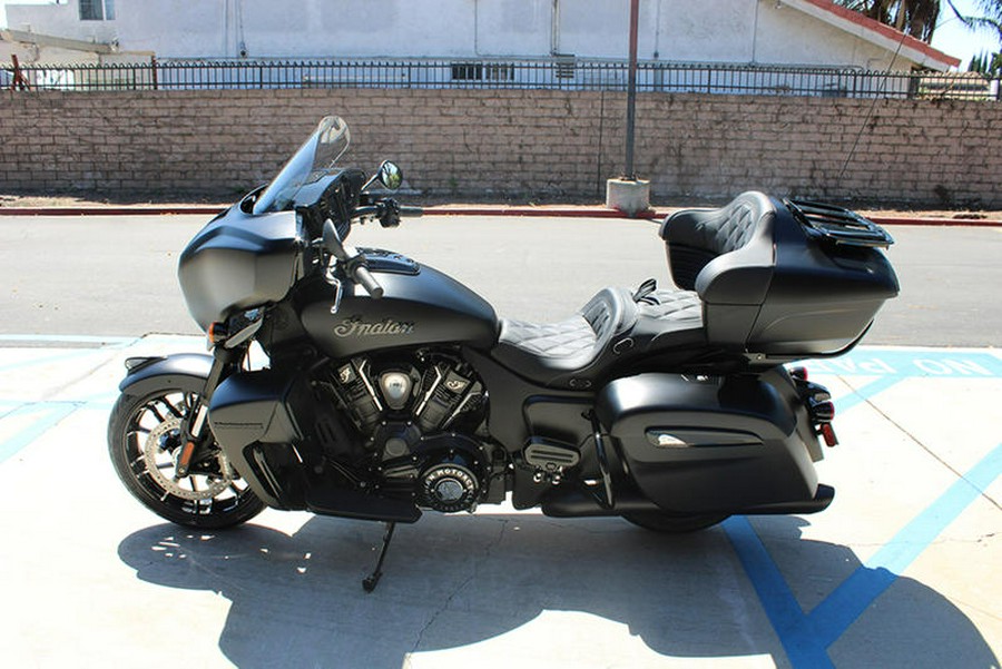 2025 Indian Motorcycle® Roadmaster® PowerPlus Dark Horse® Black Smoke