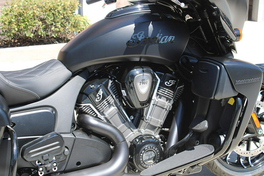 2025 Indian Motorcycle® Roadmaster® PowerPlus Dark Horse® Black Smoke