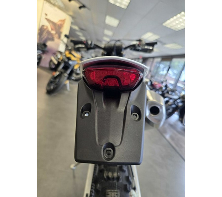 2026 Triumph TF 250-E Jet BlackPure White