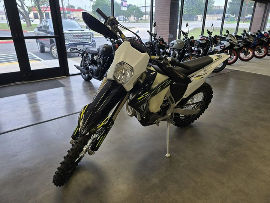 2026 Triumph TF 250-E Jet BlackPure White
