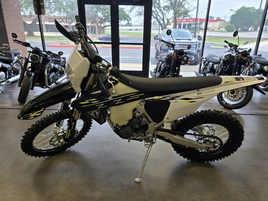 2026 Triumph TF 250-E Jet BlackPure White