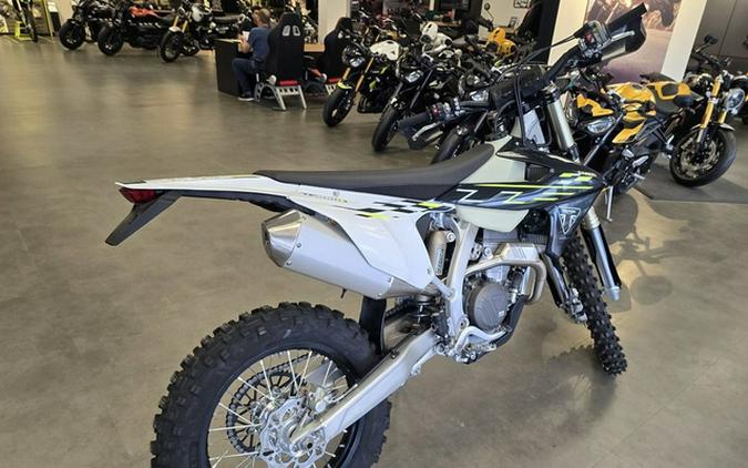 2026 Triumph TF 250-E Jet BlackPure White