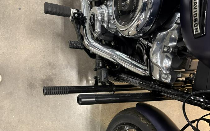 2025 Harley-Davidson® Street Bob® Purple Abyss Denim w/Cast Wheels