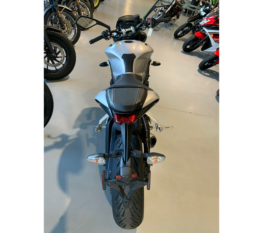 2018 Triumph STREET TRIPLE R
