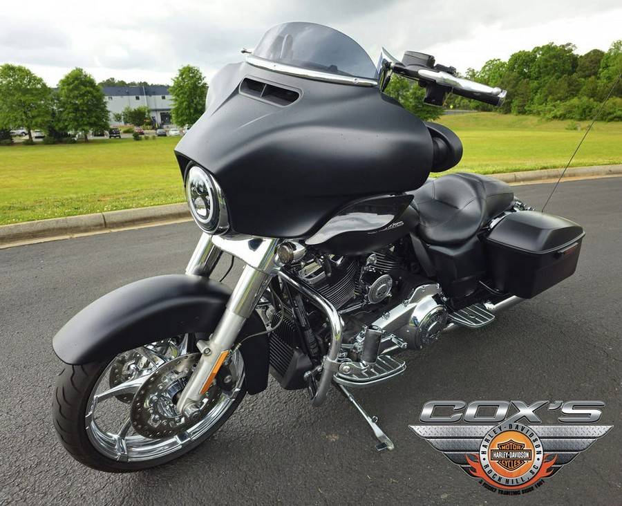 2017 Harley-Davidson® FLHX - Street Glide®