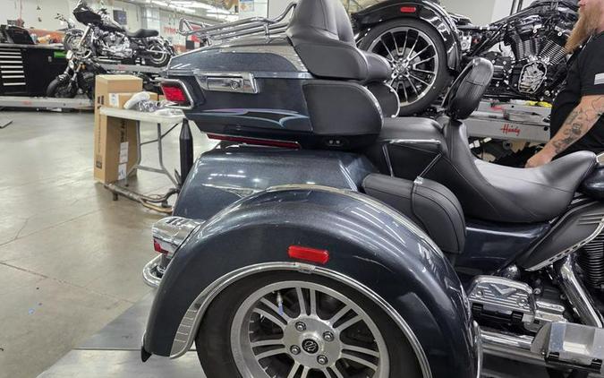 2015 Harley-Davidson® FLHTCUTG - Tri-Glide® Ultra