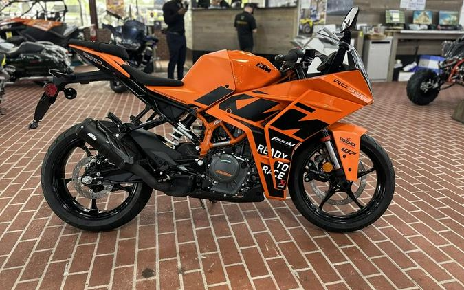 2022 KTM RC 390 Review [11 Fast Facts From the Street + Track]