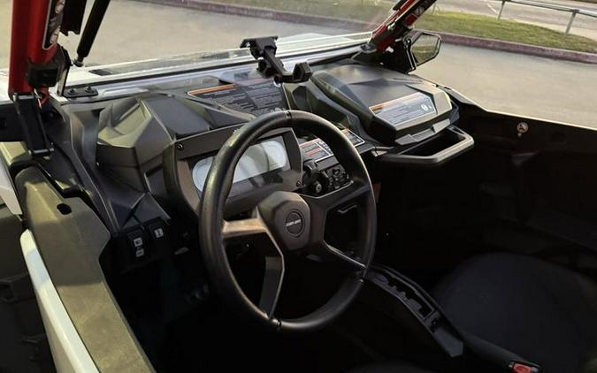 2024 Can-Am® Maverick Sport X rc 1000R