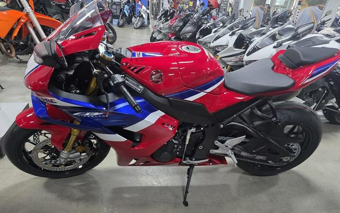 2026 Honda CBR1000RR-R Fireblade SP