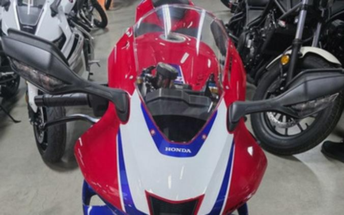 2026 Honda CBR1000RR-R Fireblade SP