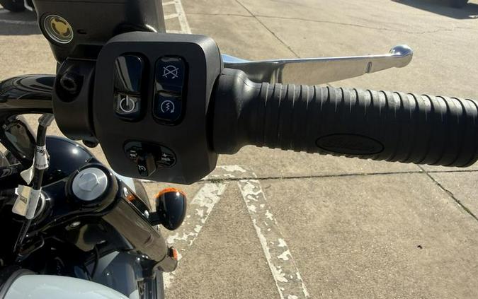 2024 Indian Motorcycle® Chief Bobber Dark Horse® Storm Gray