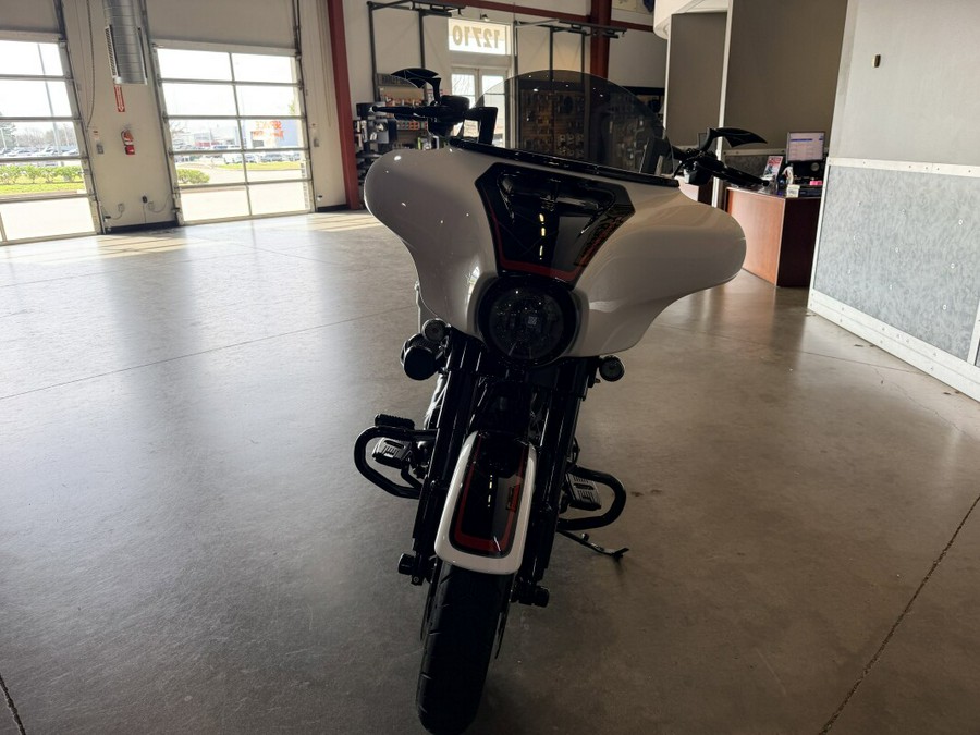 2021 Harley-Davidson® CVO™ Street Glide® FLHXSE