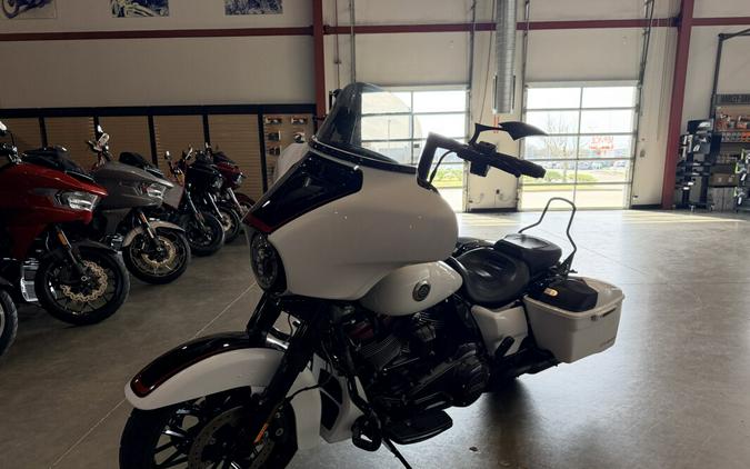 2021 Harley-Davidson® CVO™ Street Glide® FLHXSE