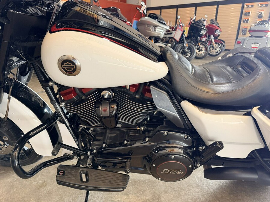 2021 Harley-Davidson® CVO™ Street Glide® FLHXSE