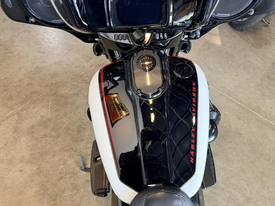 2021 Harley-Davidson® CVO™ Street Glide® FLHXSE