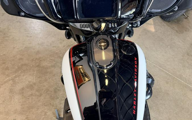 2021 Harley-Davidson® CVO™ Street Glide® FLHXSE
