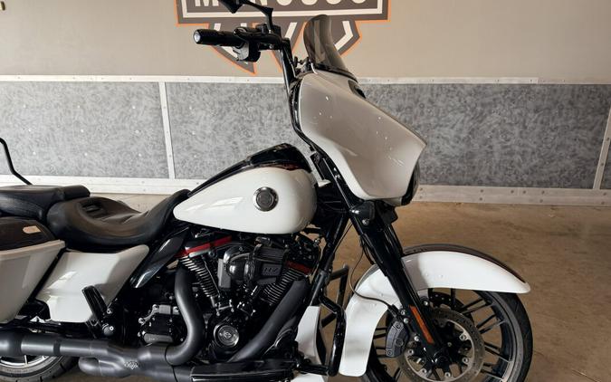 2021 Harley-Davidson® CVO™ Street Glide® FLHXSE