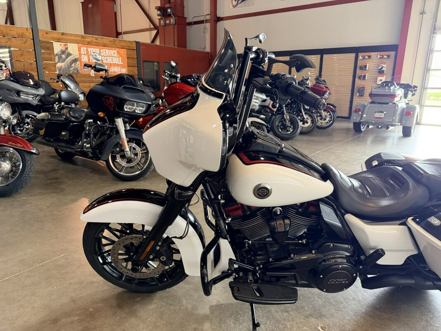2021 Harley-Davidson® CVO™ Street Glide® FLHXSE