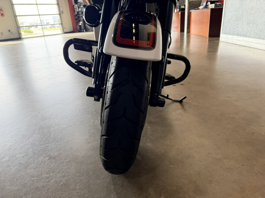 2021 Harley-Davidson® CVO™ Street Glide® FLHXSE
