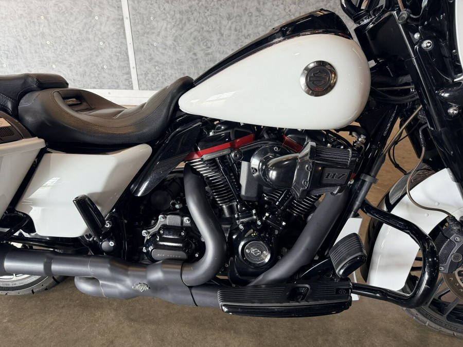 2021 Harley-Davidson® CVO™ Street Glide® FLHXSE