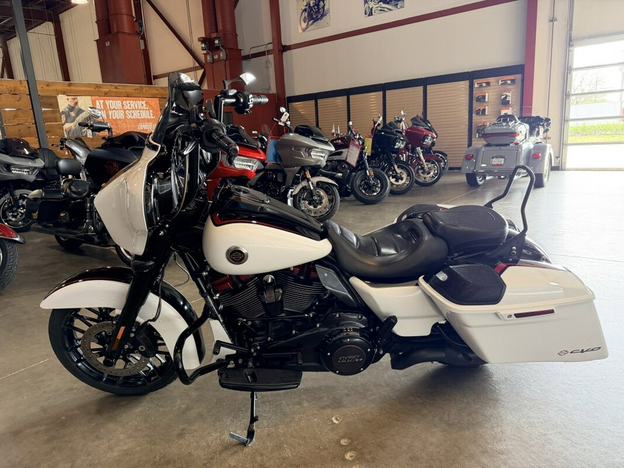 2021 Harley-Davidson® CVO™ Street Glide® FLHXSE