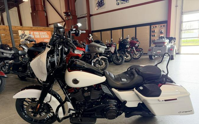 2021 Harley-Davidson® CVO™ Street Glide® FLHXSE
