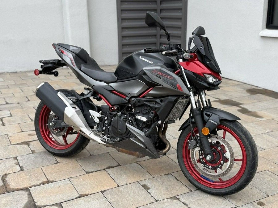 2025 Kawasaki Z500 SE ABS