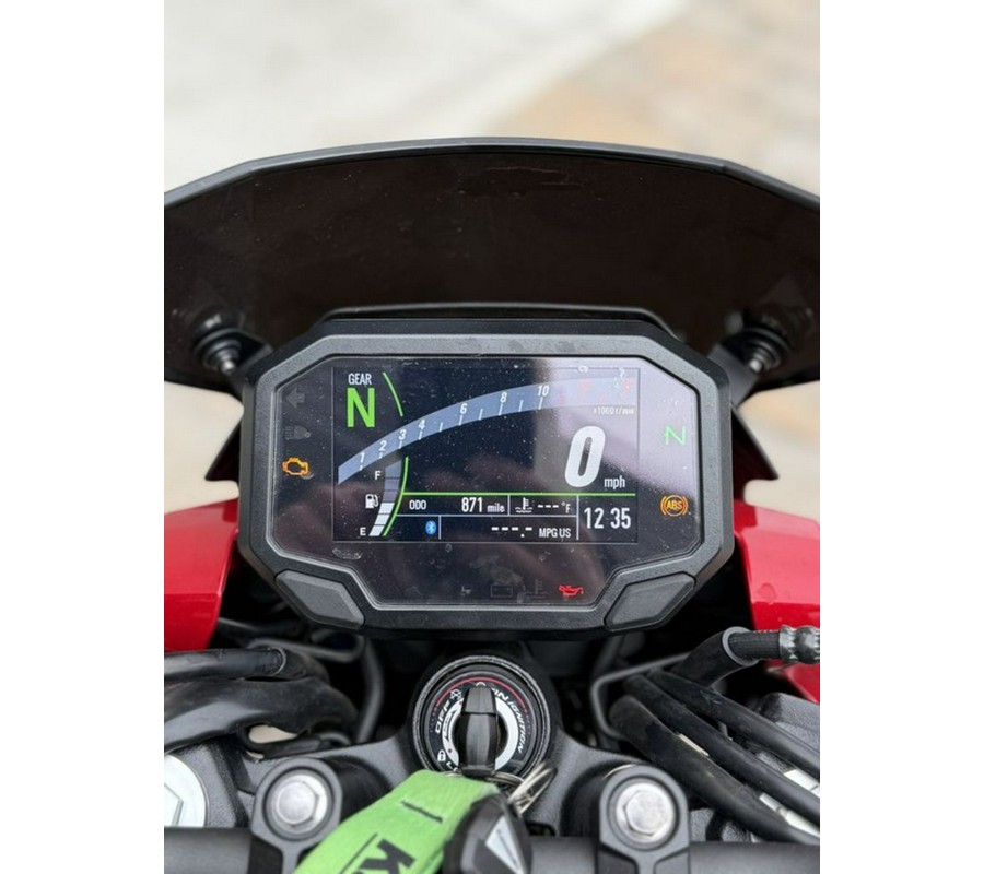 2025 Kawasaki Z500 SE ABS