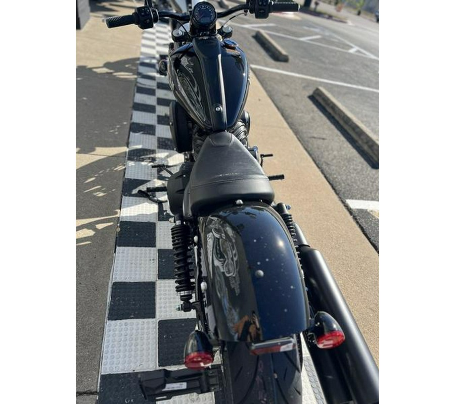 2025 Indian Motorcycle® Chief® Black Metallic