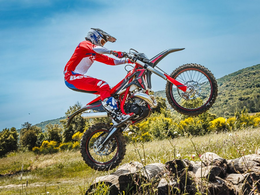 2025 BETA Xtrainer 300