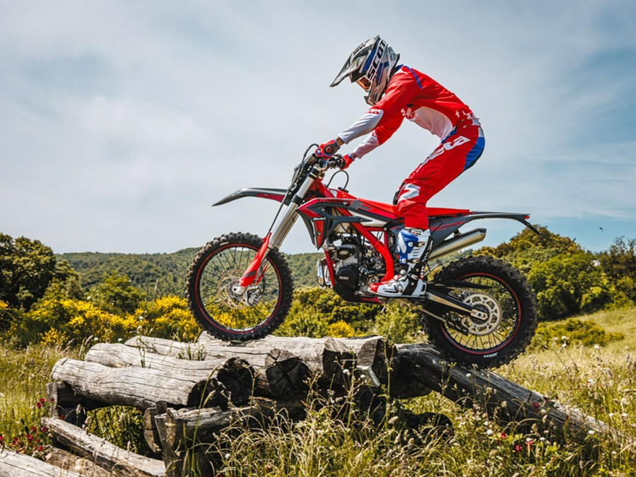 2025 BETA Xtrainer 300
