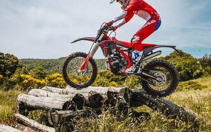 2025 BETA Xtrainer 300