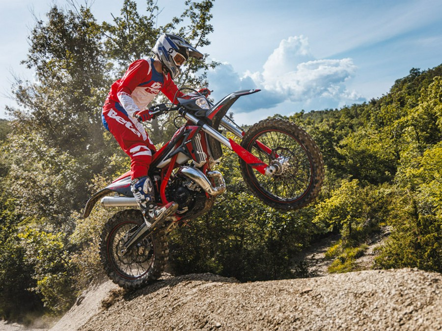 2025 BETA Xtrainer 300