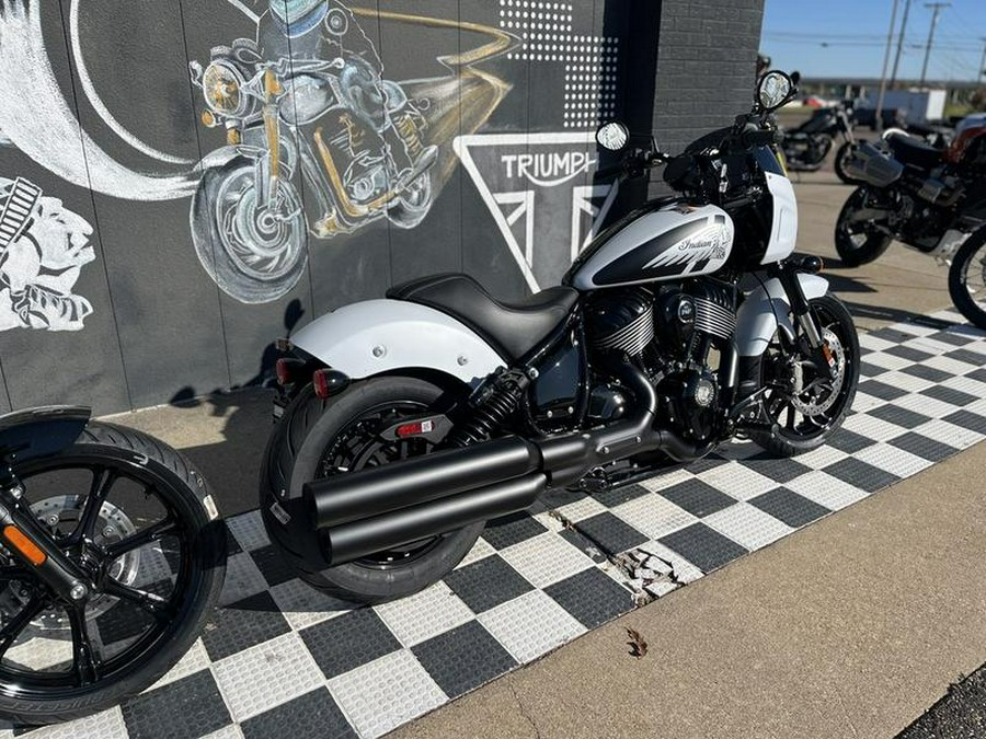 2025 Indian Motorcycle® Sport Chief Ghost White Metallic Smoke