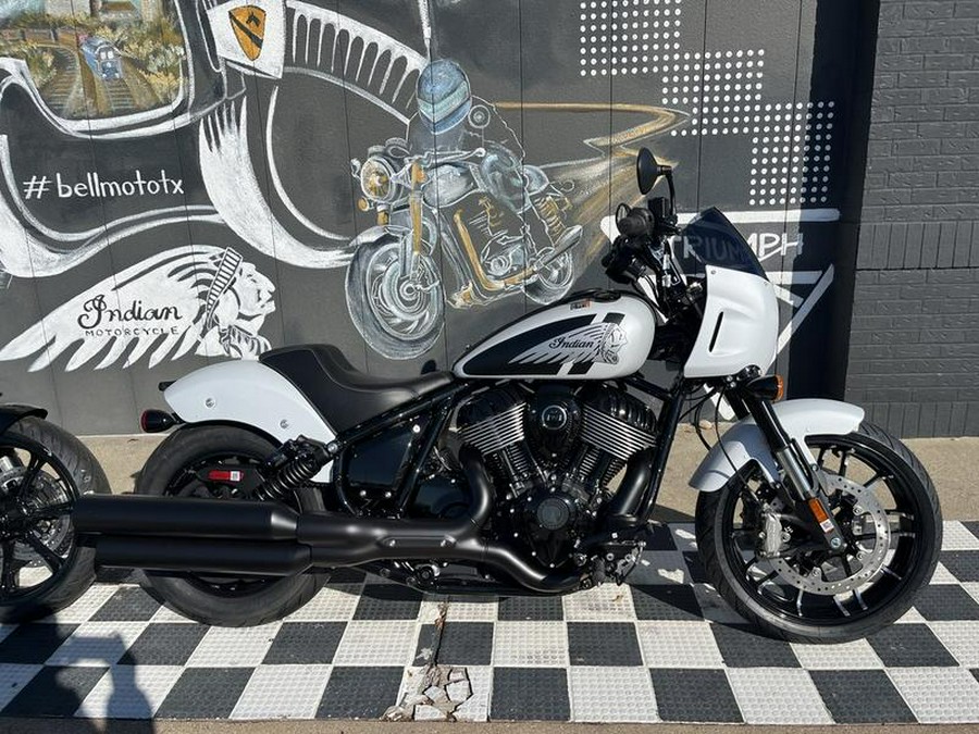 2025 Indian Motorcycle® Sport Chief Ghost White Metallic Smoke
