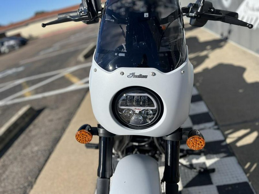 2025 Indian Motorcycle® Sport Chief Ghost White Metallic Smoke