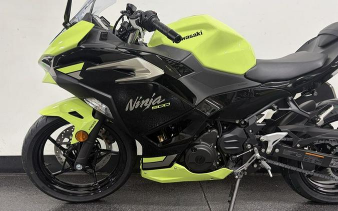 2026 Kawasaki Ninja 500 ABS Metallic Yellowish GreenEbony