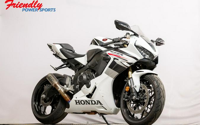 2025 Honda CBR1000RR Base